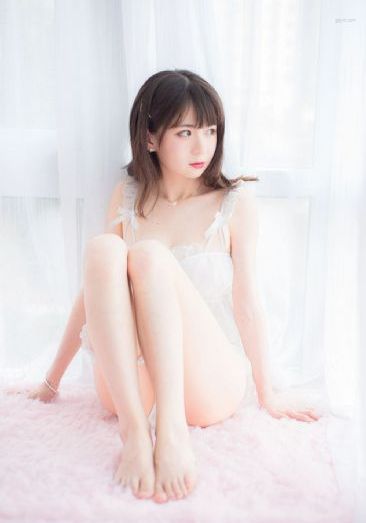 少妇羞涩呻吟乳沟偷拍视频_西瓜视频免费观看