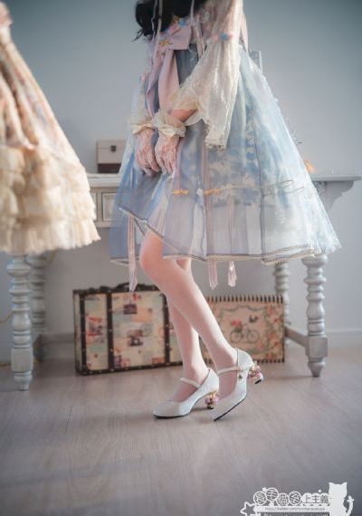 《女老师》_HD720P欧美电影在线